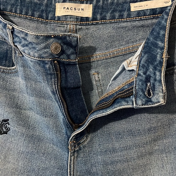 PacSun Ripped Mom Jean - Picture 8 of 8